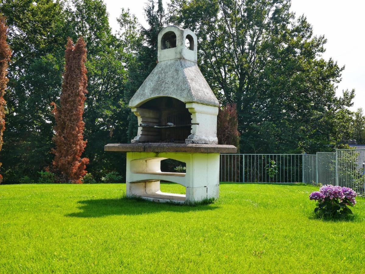 Landhaus Am See Von Robertville Waimes Dış mekan fotoğraf